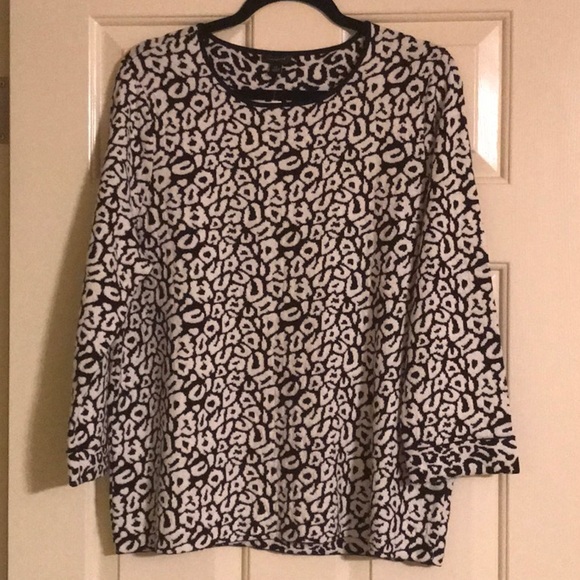 NWT Ann Taylor Black/White Round Neck Top - Picture 2 of 4